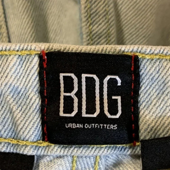 BDG Urban Outfitters Women's Mom High Rise Distressed Denim Jeans Size 26 - Picture 7 of 15